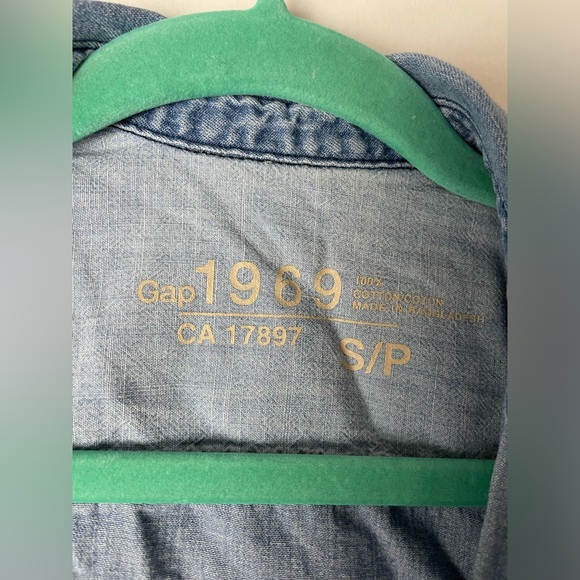 Gap denim shirt - Picture 7 of 8